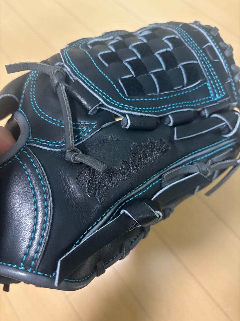 ゼット硬式投手用グローブ山崎伊織モデル