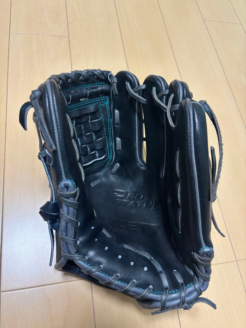 ゼット硬式投手用グローブ山崎伊織モデル