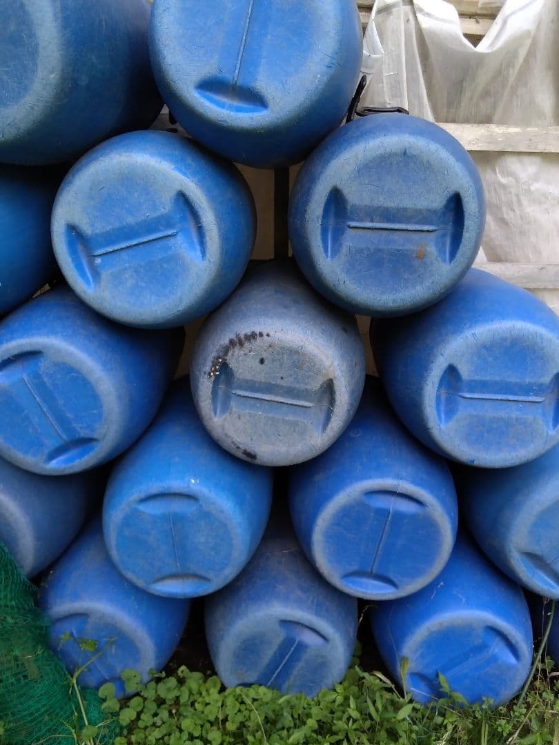 プラスチックタンク３５個まとめ売り　貯水タンク　雨水タンク　ウォータータンク