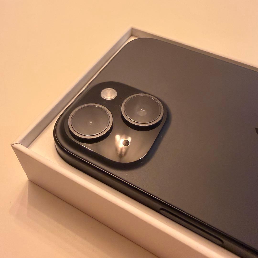 iPhone 15 SIMフリー　ブラック 本体 ガラスフィルム　本革ケース付き