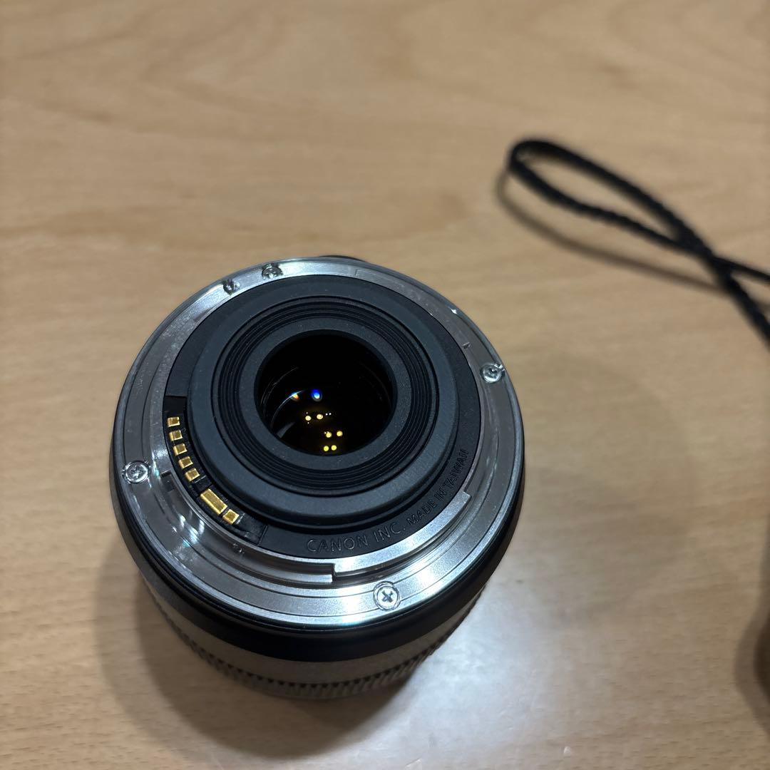 Canon EF-S 60mm f/2.8 マクロレンズ