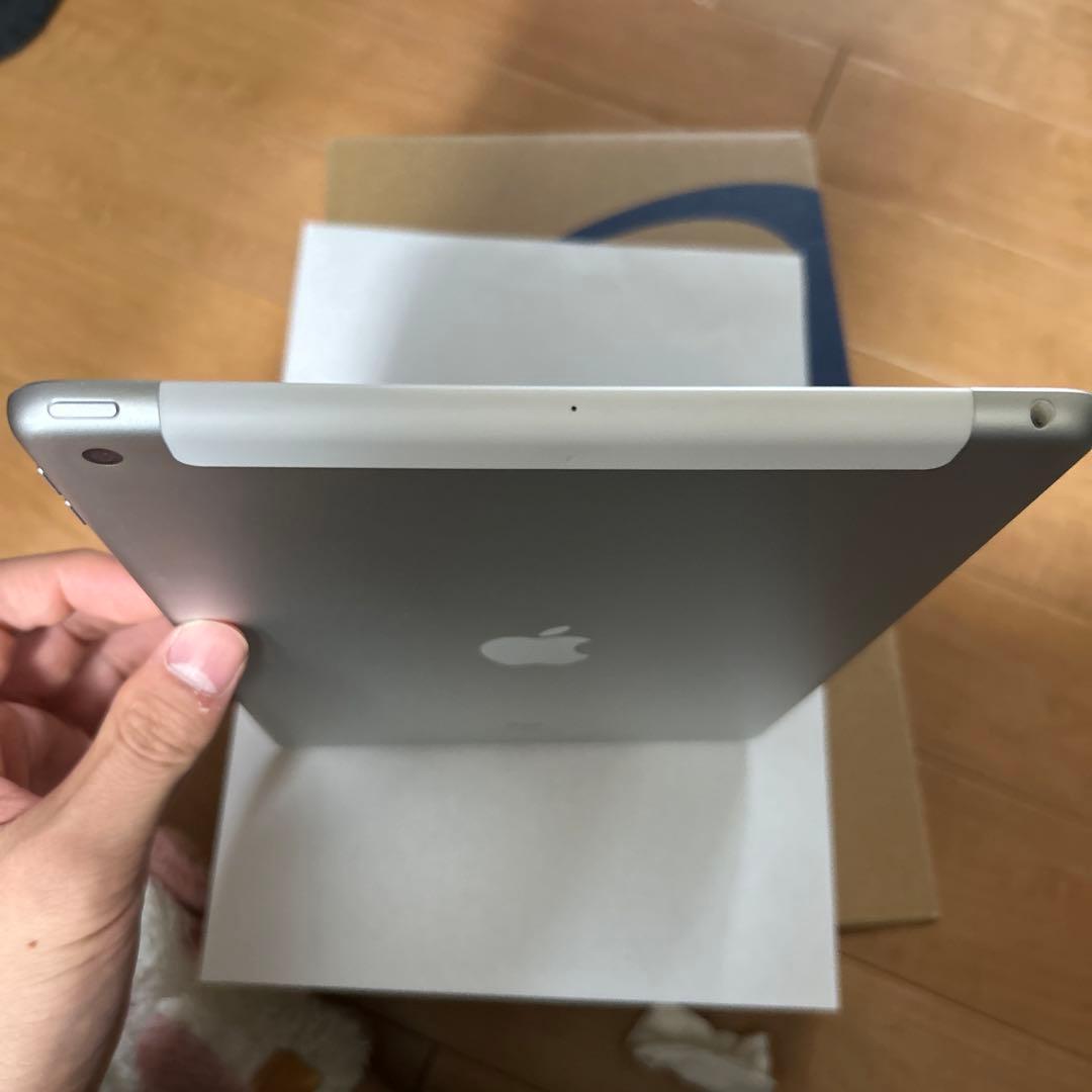 Apple iPad 第七世代 シルバー 本体