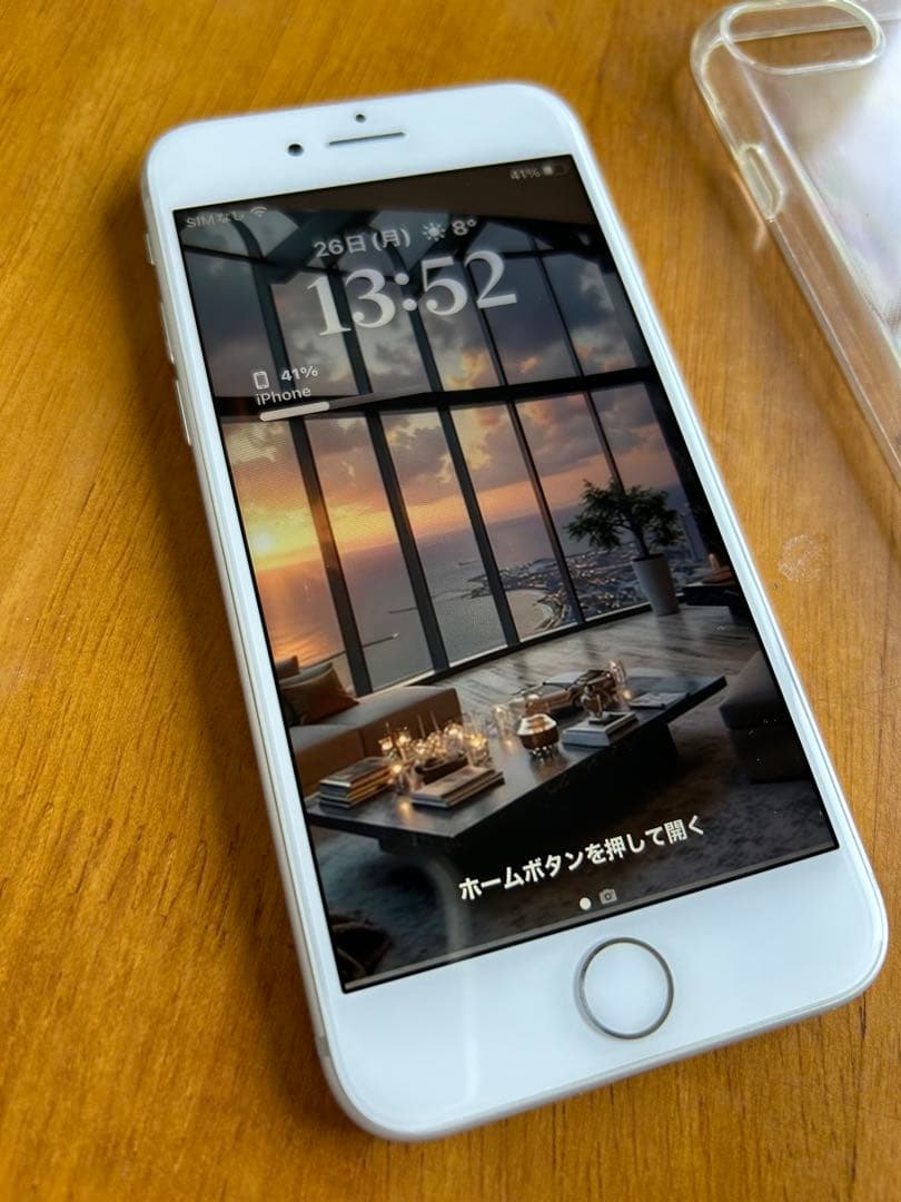 iPhone 8 本体　64GB