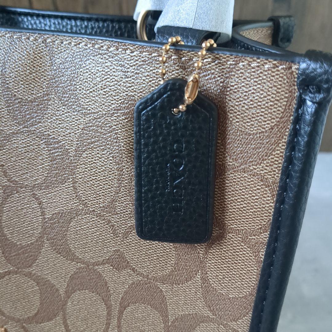 【新品】COACH　デンプシー トート 22 シグネチャー キャンバス