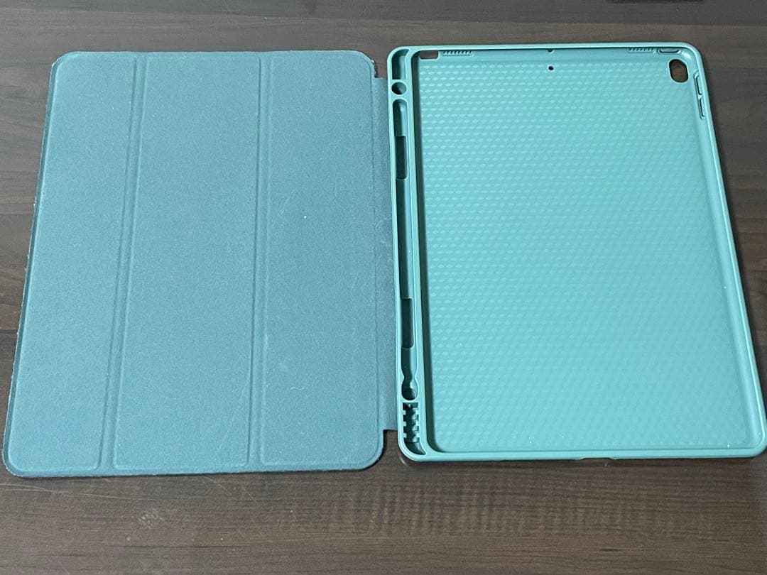 iPad Air3 64GB 充電ケーブル・ケース付き　※値下げ可