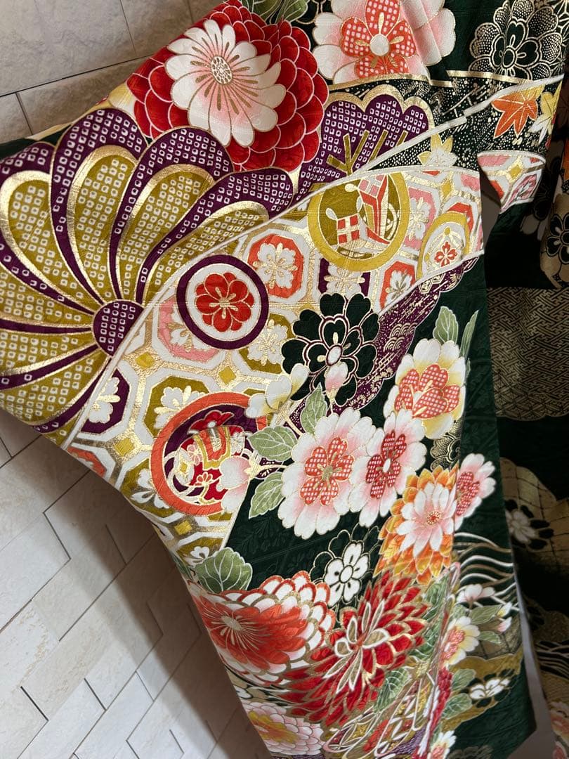 正絹振袖フルセット　古典柄 展示品　緑色　金彩　金刺繍　タグ付き　成人式