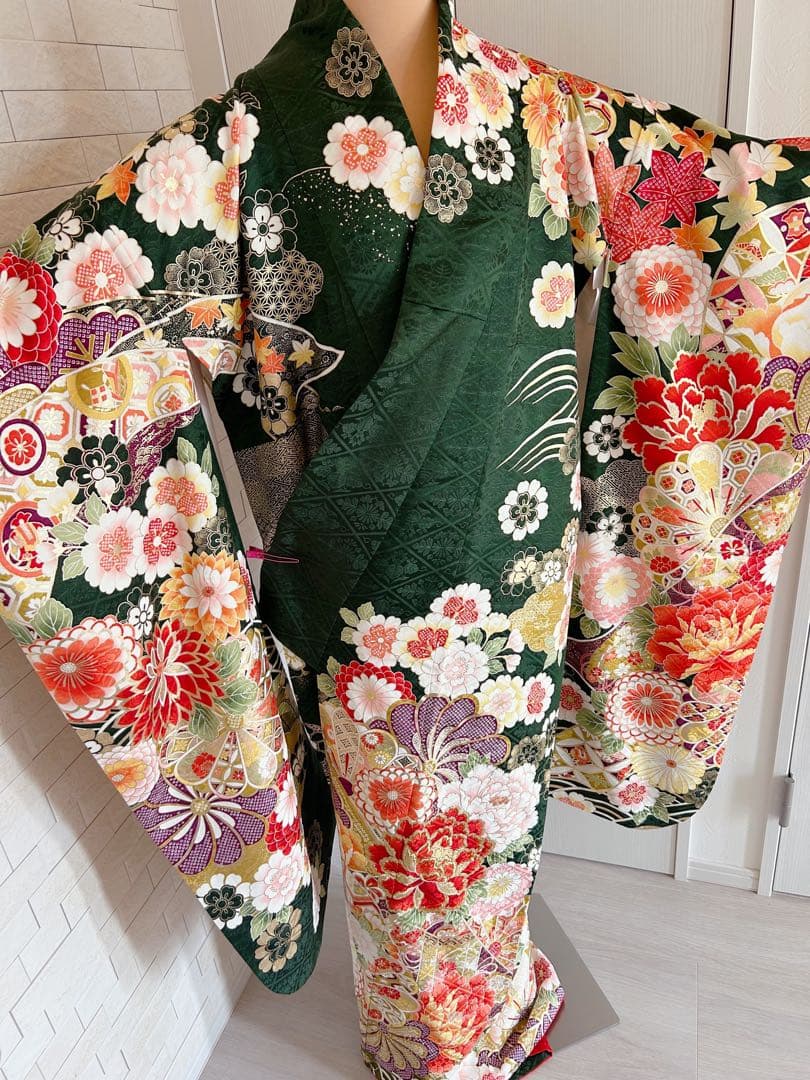 正絹振袖フルセット　古典柄 展示品　緑色　金彩　金刺繍　タグ付き　成人式