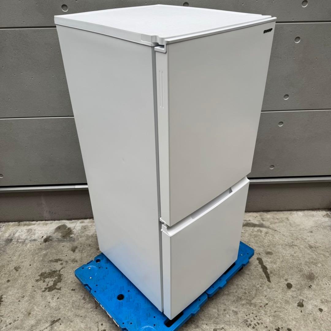 242⭐️2024年製美品★シャープ　冷蔵庫　右、左開き　自動霜取り　一人暮らし