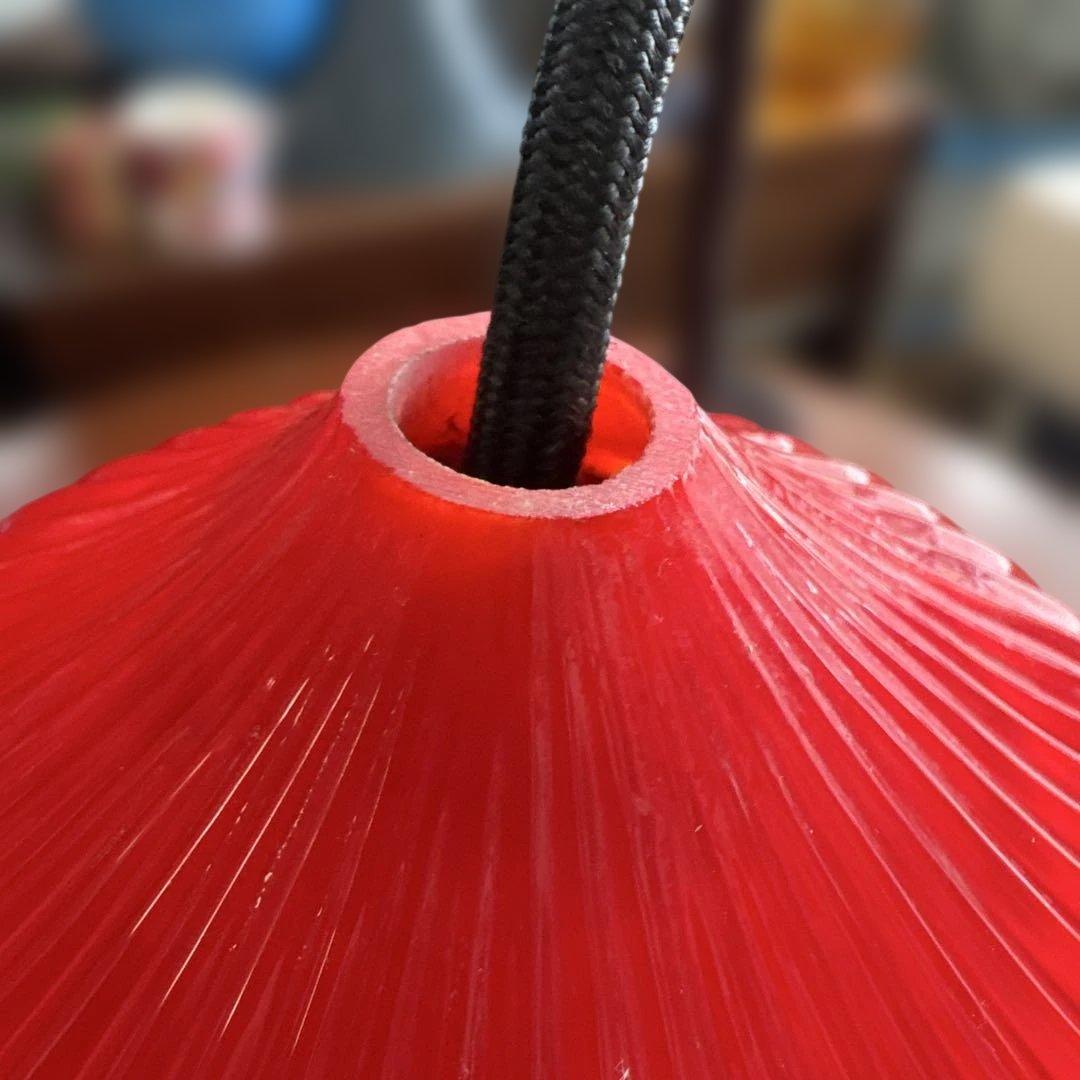 昭和レトロ　赤い球形ペンダントライト ガラス製