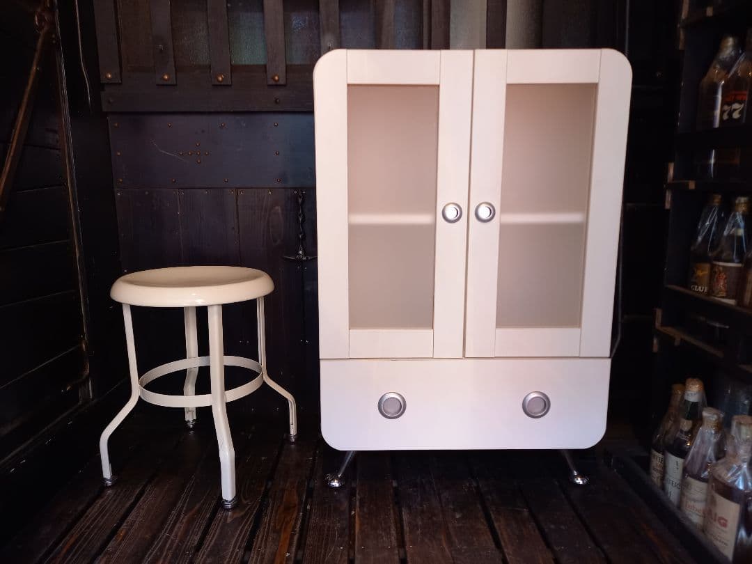 1990's　ポストモダン　スペースエイジ　インダストリアル　白　スツール