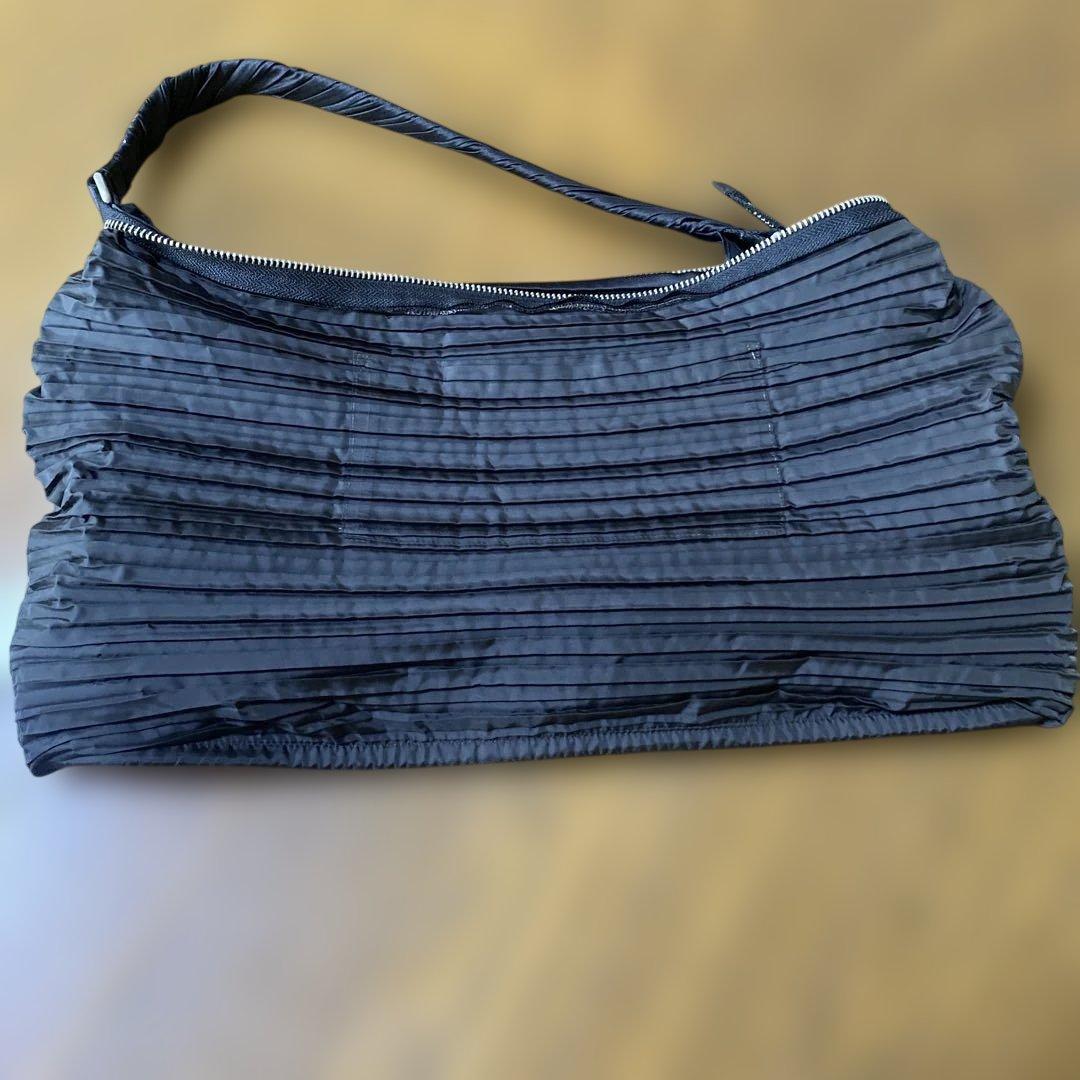イッセイミヤケプリーツプリーズ　箔ショルダープリーツバック