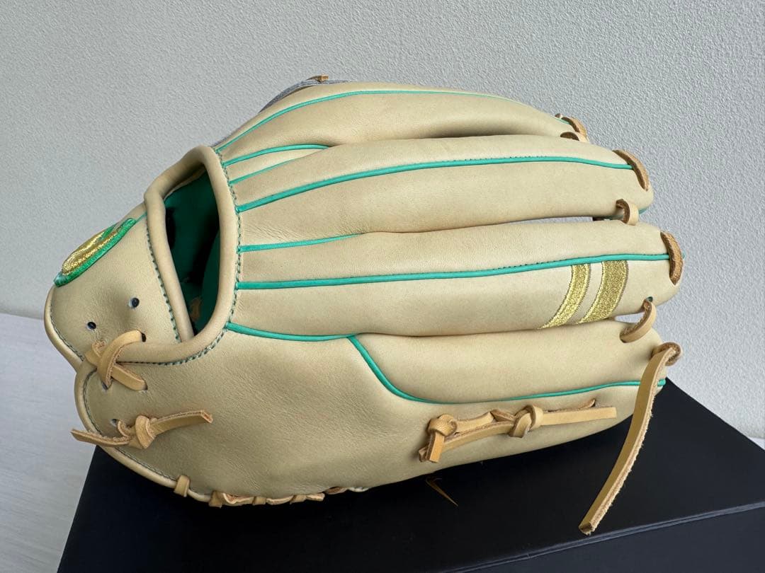 世界限定Nike shado 左用グローブ　16／30