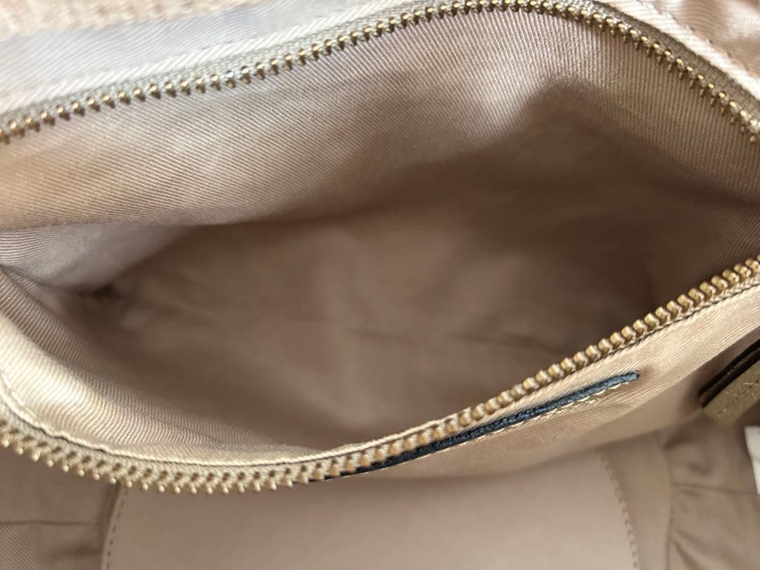 VIOLAD'ORO ゴールド　かごバッグ タッセル付き ヴィオラドーロ