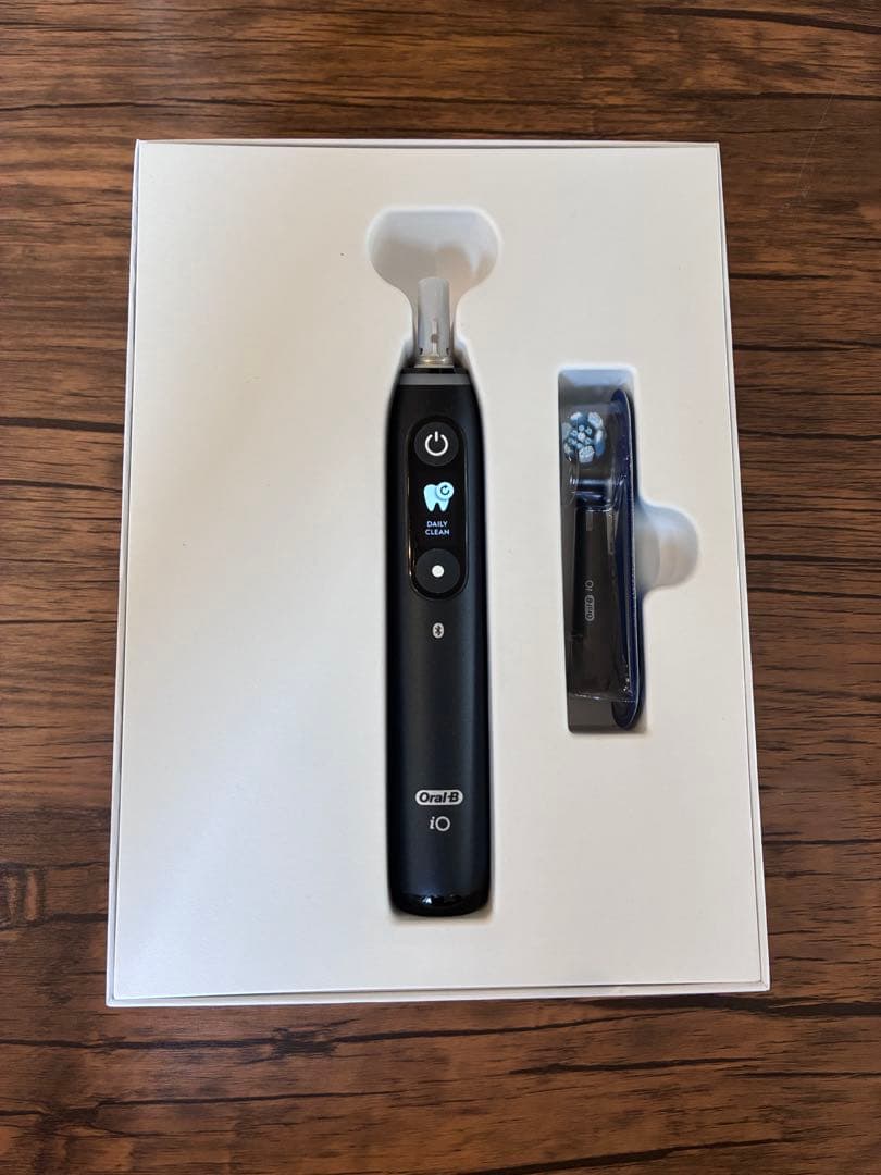 ブラウン電動歯ブラシ本体iO7、替えブラシ3本付き　iOM72J22BDBK