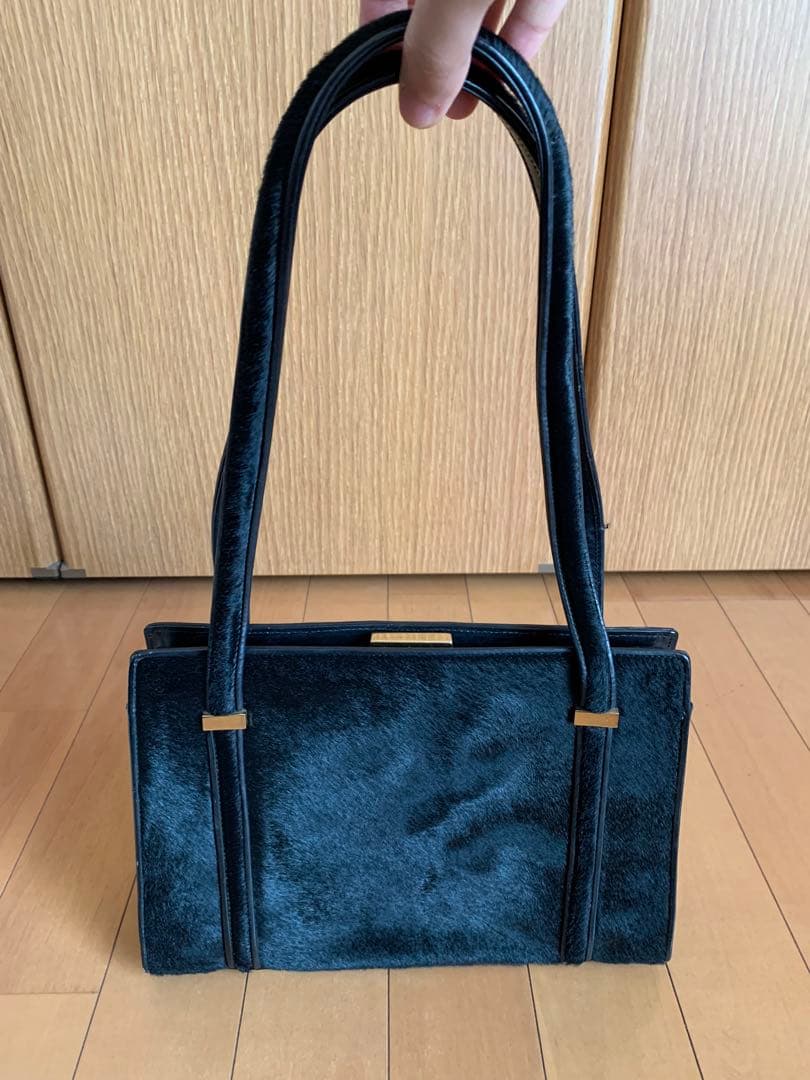 GUCCI ブラック ハンドバッグ　フェラガモの保存袋付き