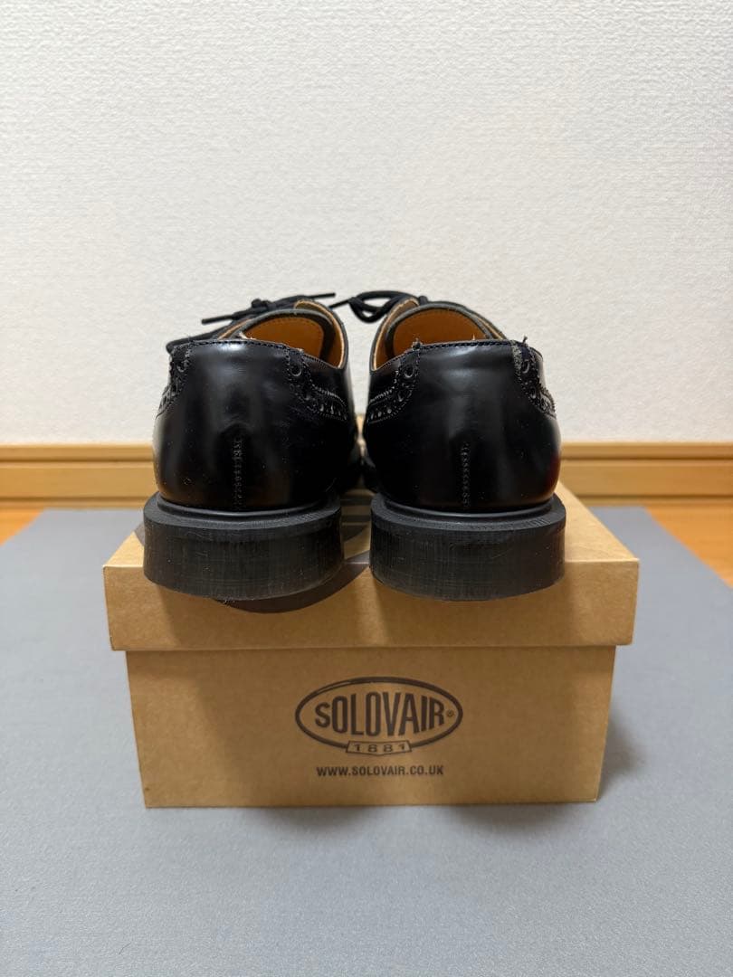 週末価格　ソロヴェアー ブローグ ウイングチップ　ドクターマーチン 外羽根