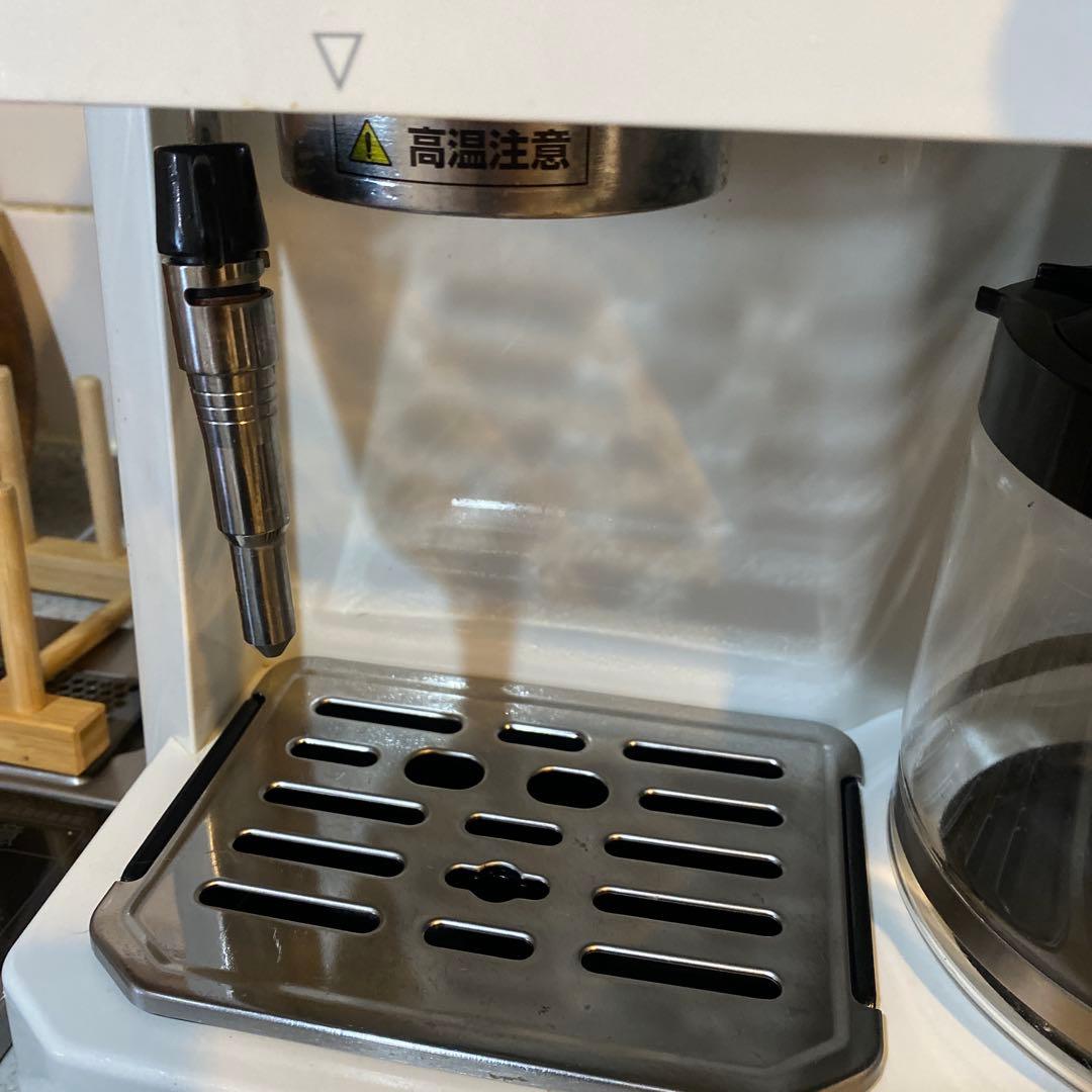 DeLonghi エスプレッソマシン 本体と付属品