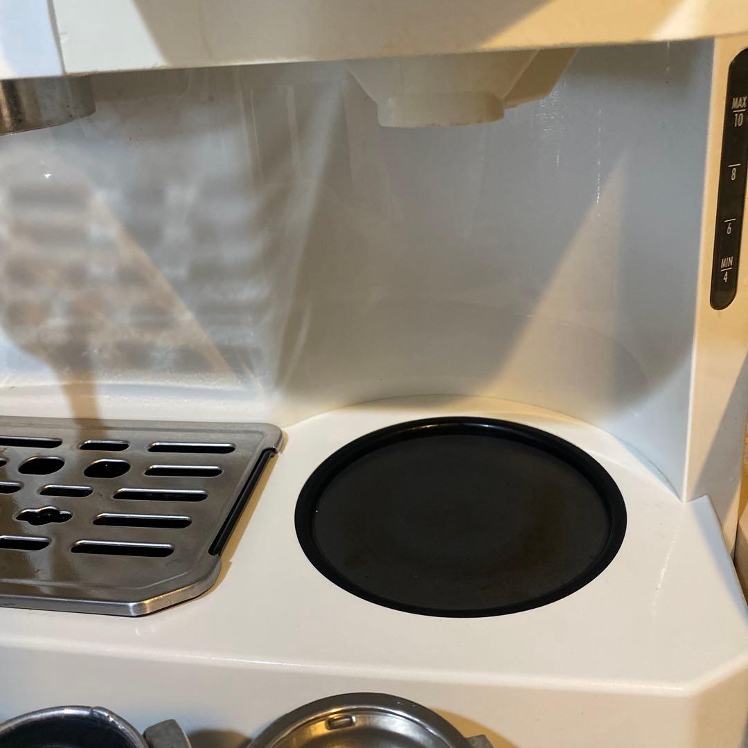 DeLonghi エスプレッソマシン 本体と付属品