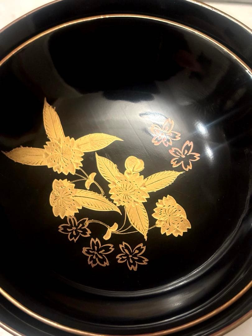 アンティーク金彩と貝の螺鈿模様の蝶々とお花が芸術的で絢爛豪華な木製輪島お椀2客