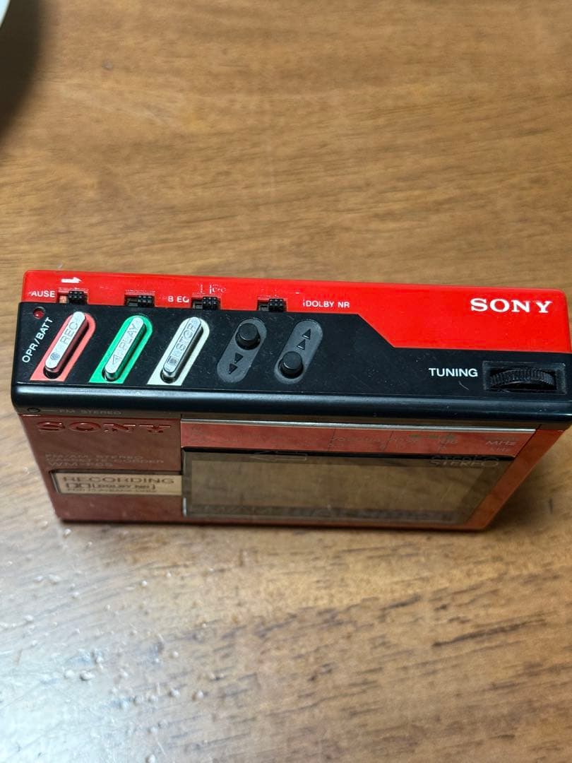 SONY WM-F65 ウォークマン 本体 ジャンク 赤色 レトロ