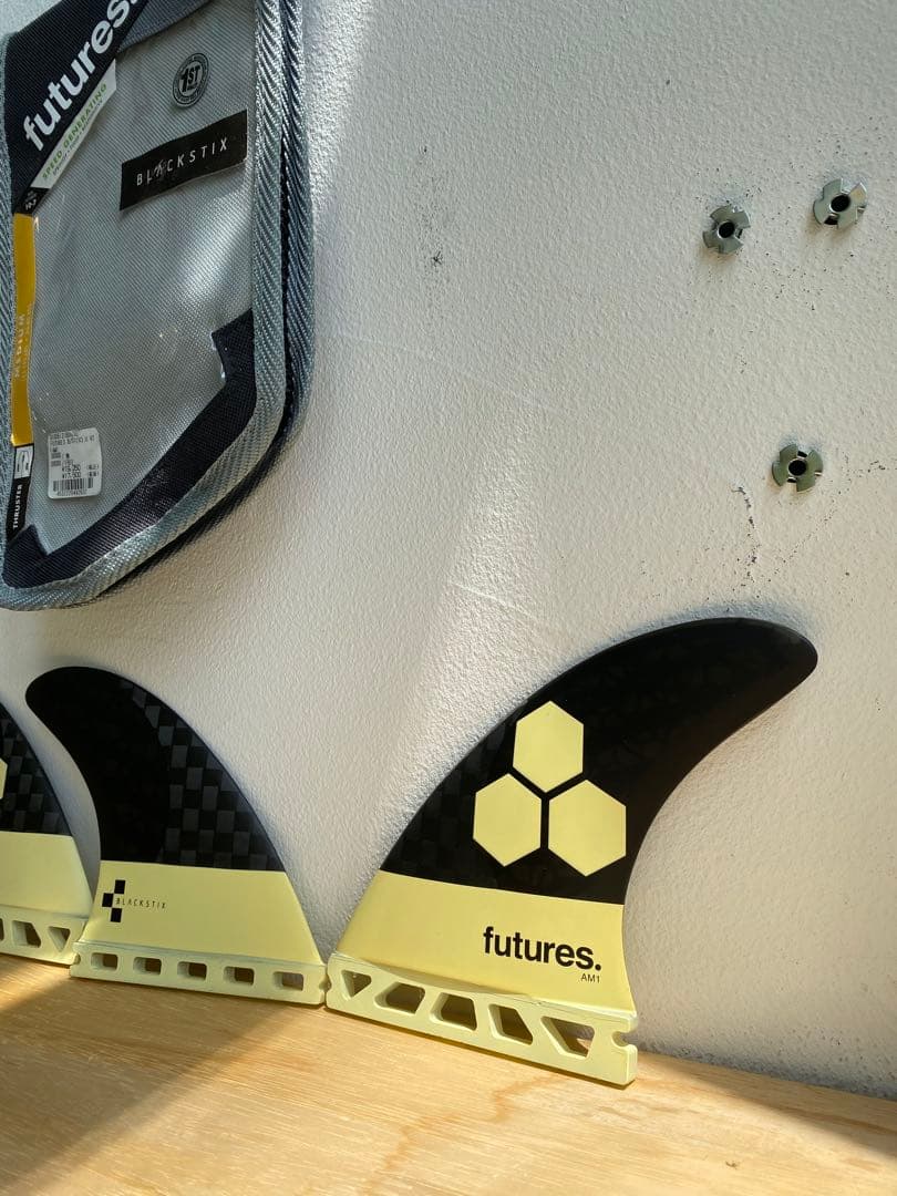 新品GW特価　futures トライフィン Blackstix ケース付き