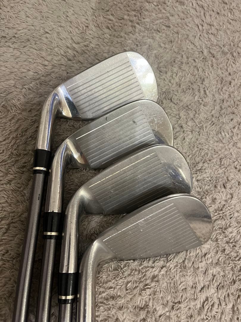 ナイキ【サスクワッチ】アイアンセット7本　ウェッジ付き