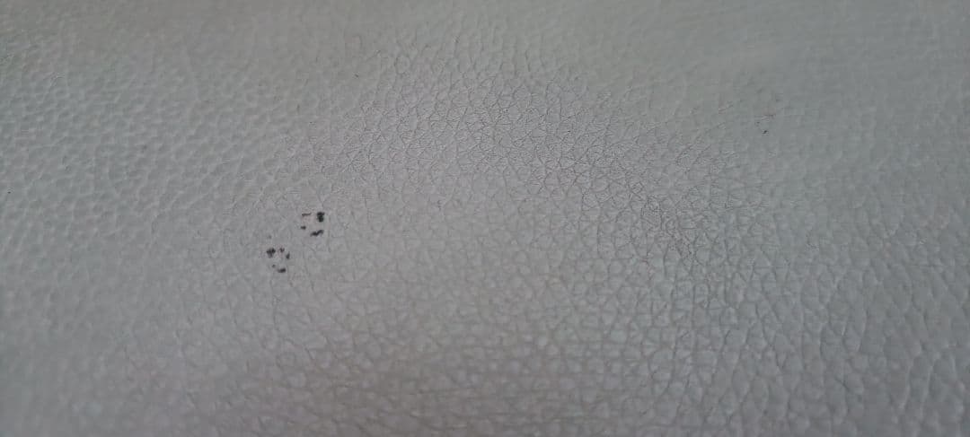 アイボリー色 3人掛けソファ