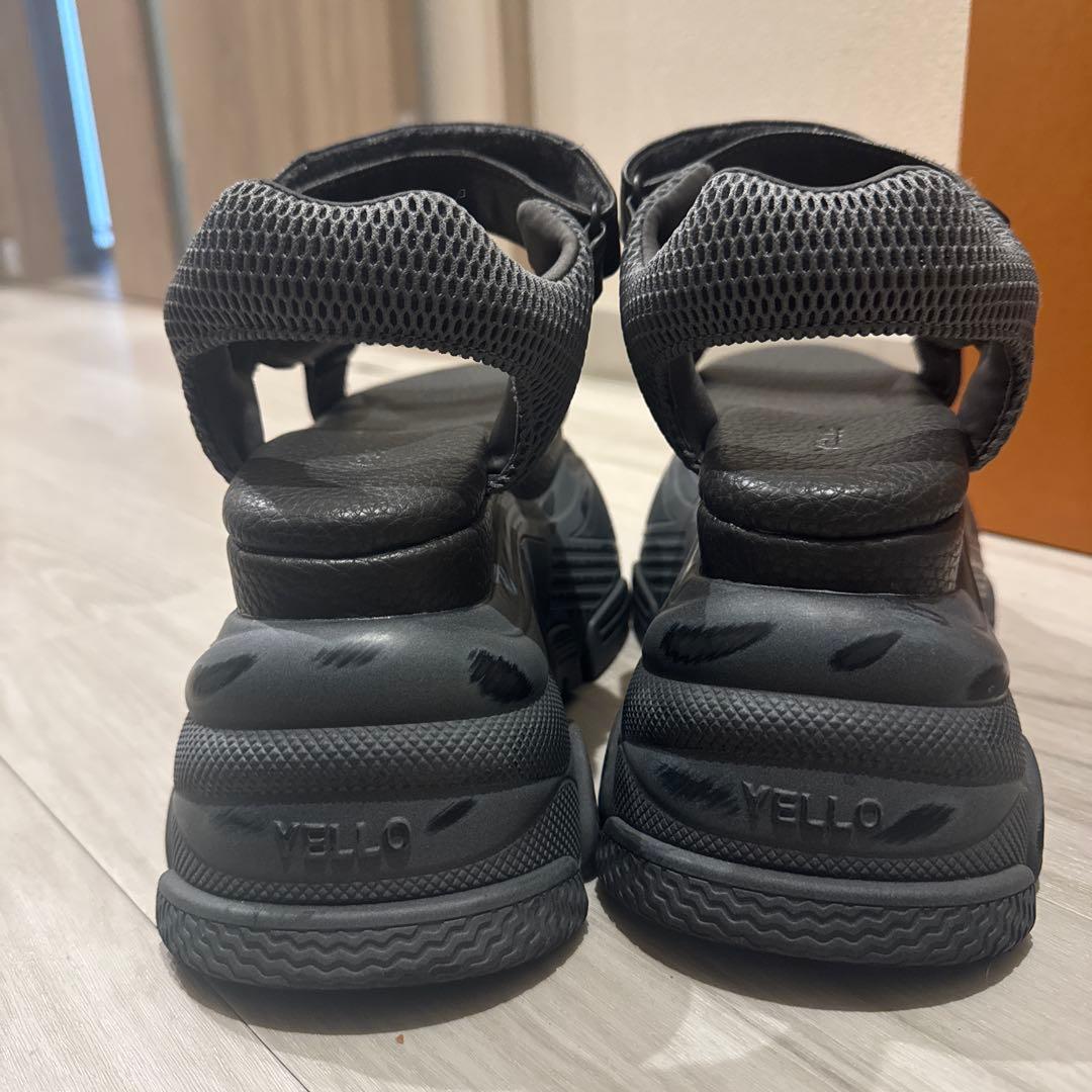 YELLO 厚底サンダル