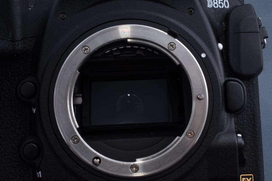 Nikon D850 動作良好 純正含むバッテリー4個 SD付属 ニコン