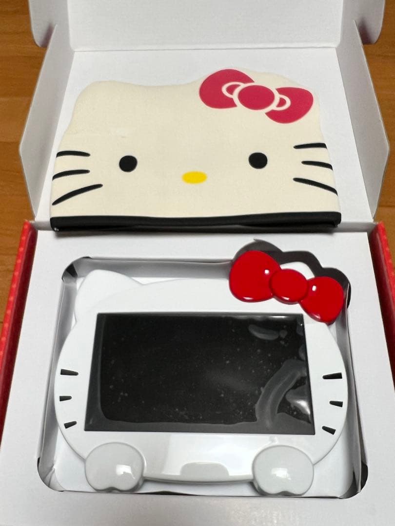 ほぼ未使用 SEIWA Hello Kitty 7V型TV KTV1000F