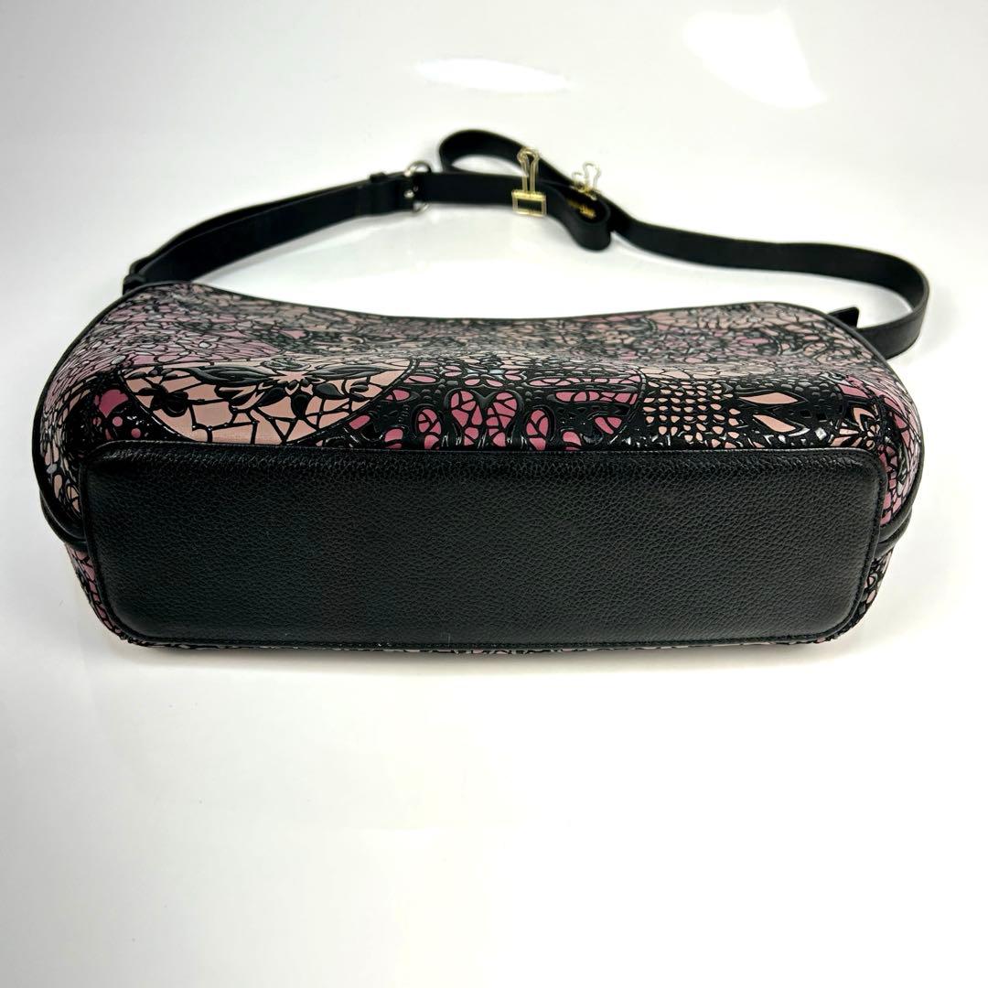 【未使用級✨】印傳屋　リュオラ　ショルダーバッグ　B5 印伝屋　クロスボディ