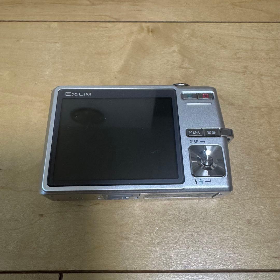 【美品】CASIO デジタルカメラ EXILIM EX-Z600 シルバー
