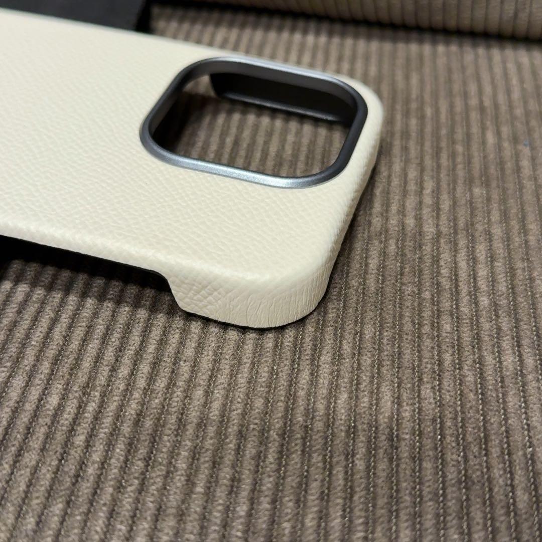 極美品　ボナベンチュラ　iPhone15pro レザーケース　ホワイト