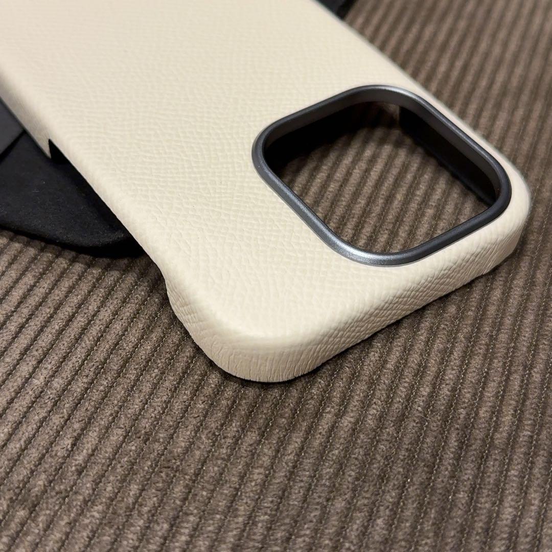 極美品　ボナベンチュラ　iPhone15pro レザーケース　ホワイト