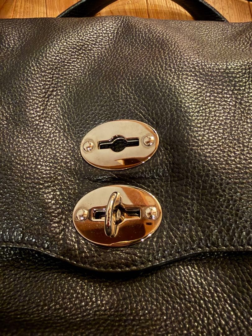 ザネラート 黒レザーショルダーバッグ