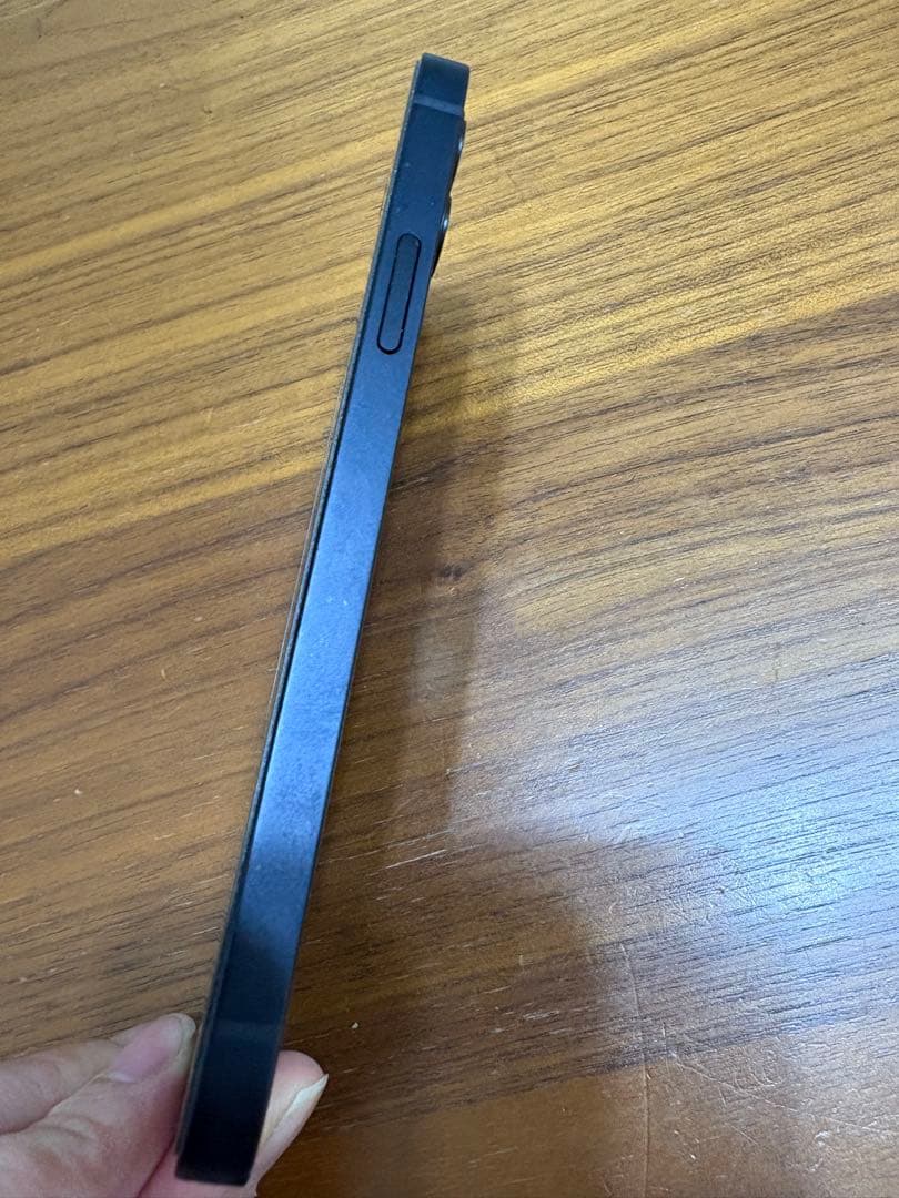 Apple iPhone 12 ブラック 本体　64ＧＢ　86% SIMフリー