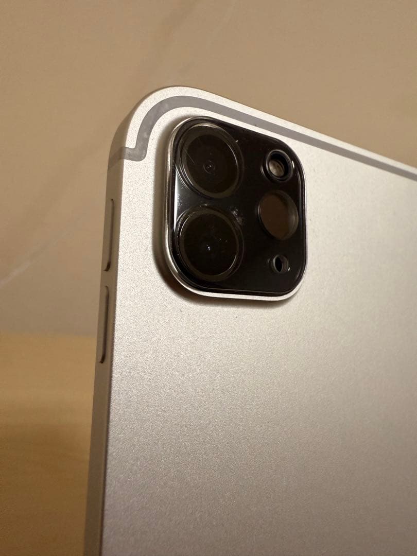 iPad Pro 12.9インチ第5世代128GBM1チップセルラー ケース付き