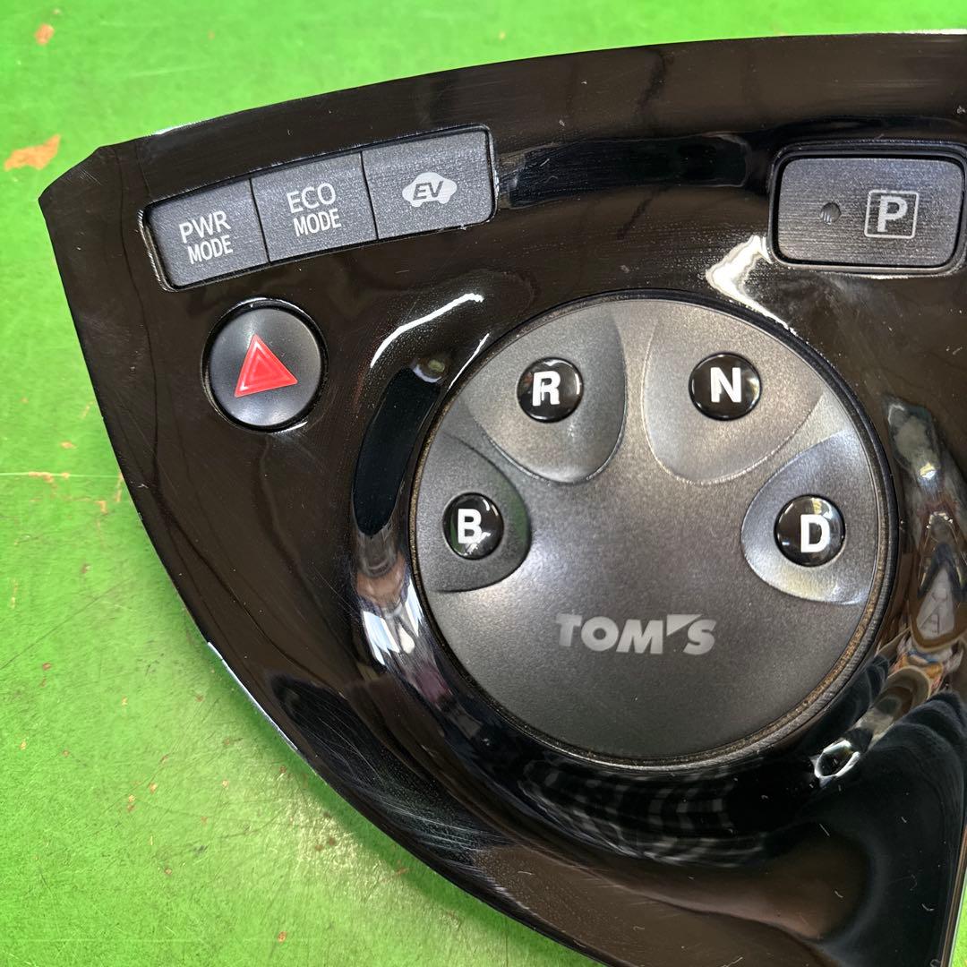 トヨタ　プリウス30 TOM'S シフトスイッチ　中古品