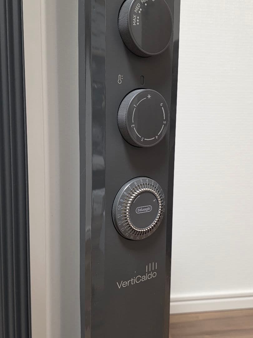 デロンギ ヴェルティカルド オイルヒーター RHJ21FO812-GY