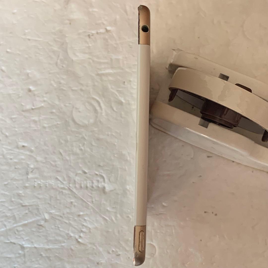 ジャンク Apple iPad mini4 128GB docomo