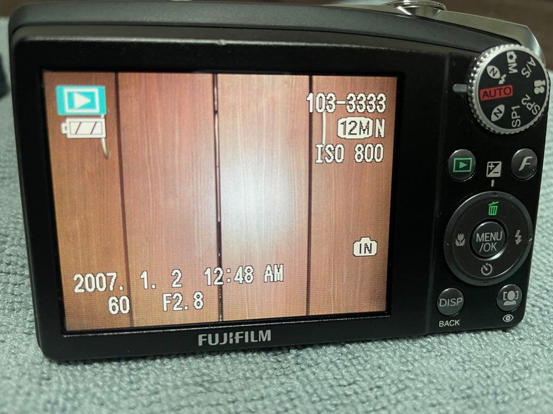 Fujifilm FinePix F50 fd コンパクトデジタルカメラ