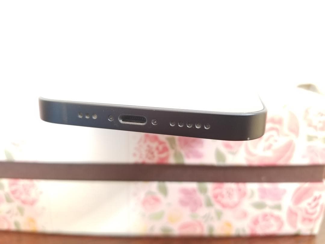 Q71 美品 iphone 12 64GB◆バッテリー82％◆SIMフリー