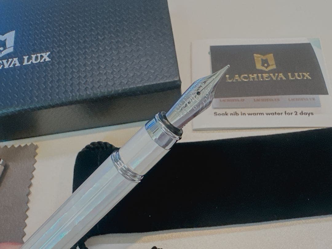 LACHIEVA LUX マザーオブパール万年筆 ドイツ製のファインニブ付き