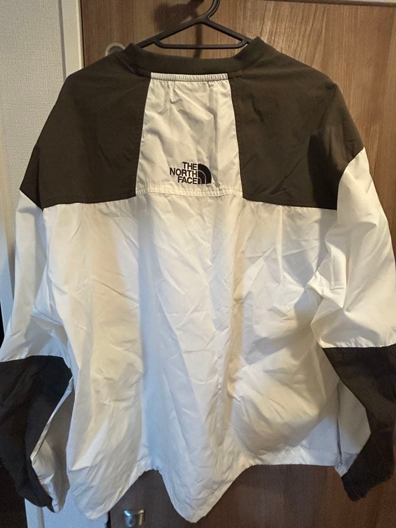 THE NORTH FACE 長袖ナイロン　プルオーバー　タグ付き