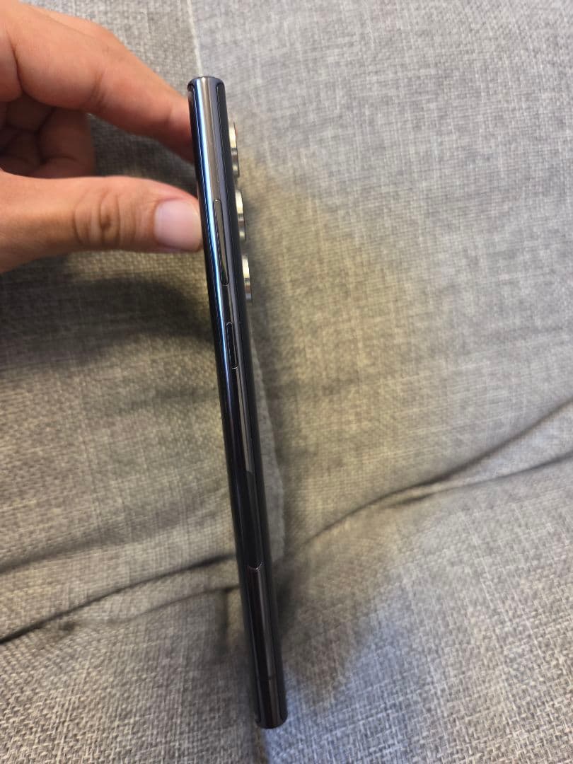 Galaxy S22 Ultra 256GB ドコモ版 黒（箱あり・美品）