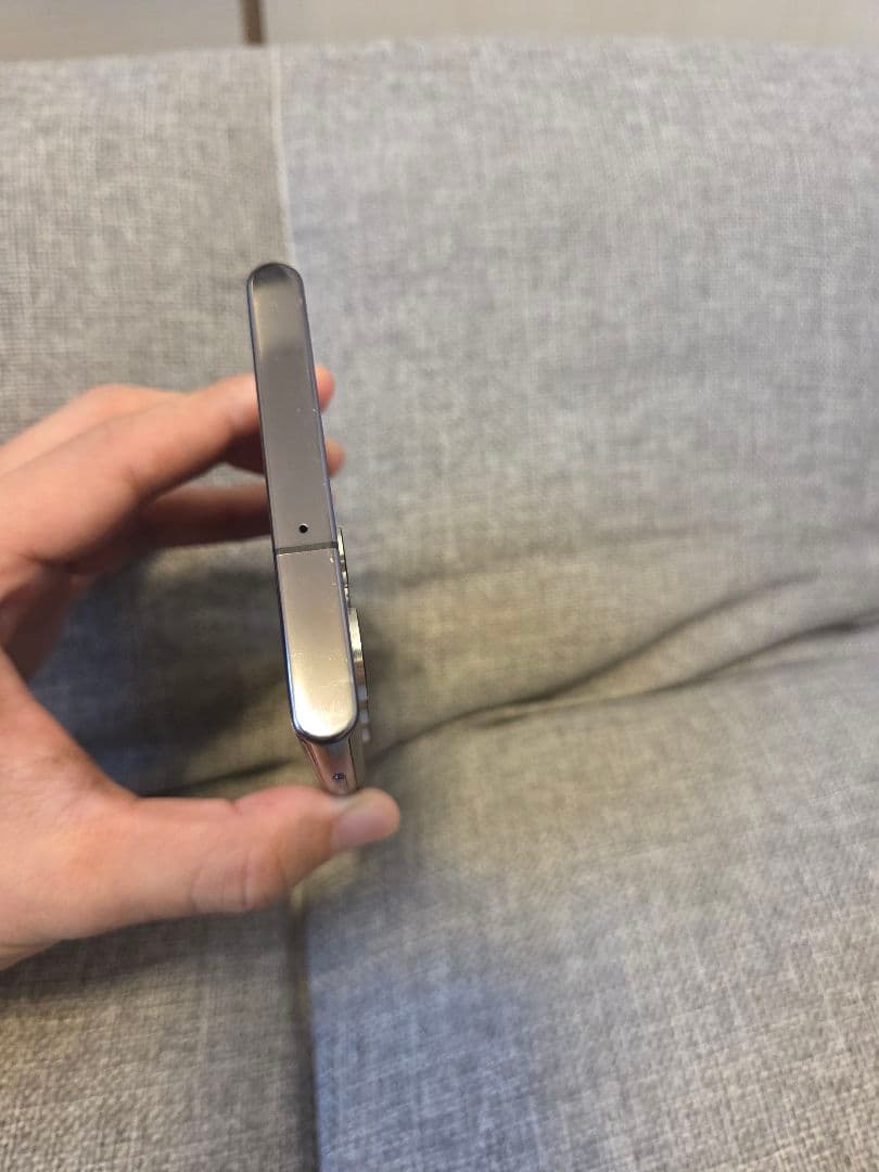 Galaxy S22 Ultra 256GB ドコモ版 黒（箱あり・美品）