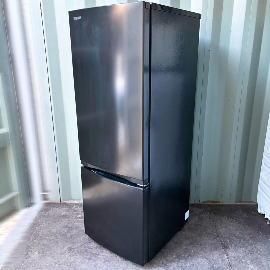 運搬取付無料！ブラック純正TOSHIBA2ドアスタイリッシュ冷蔵庫！完動超美品！