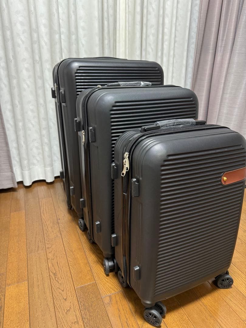 新品・未使用 / 3点セット / 軽量 / TSAロック/スーツケース