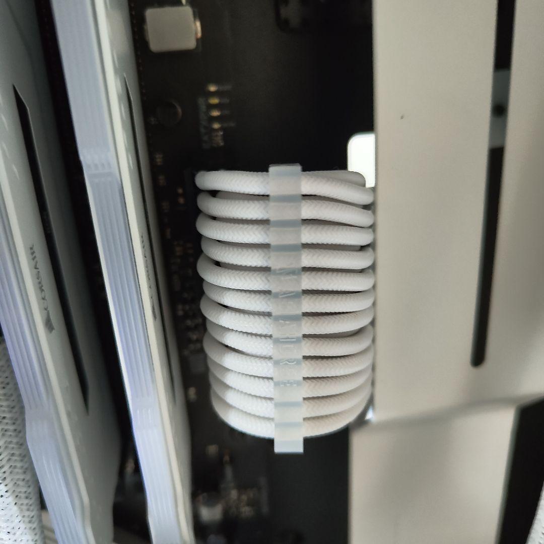 m*l様 Ryzen7.5800x3D ゲーミングPC 電源とグラボストレージメ