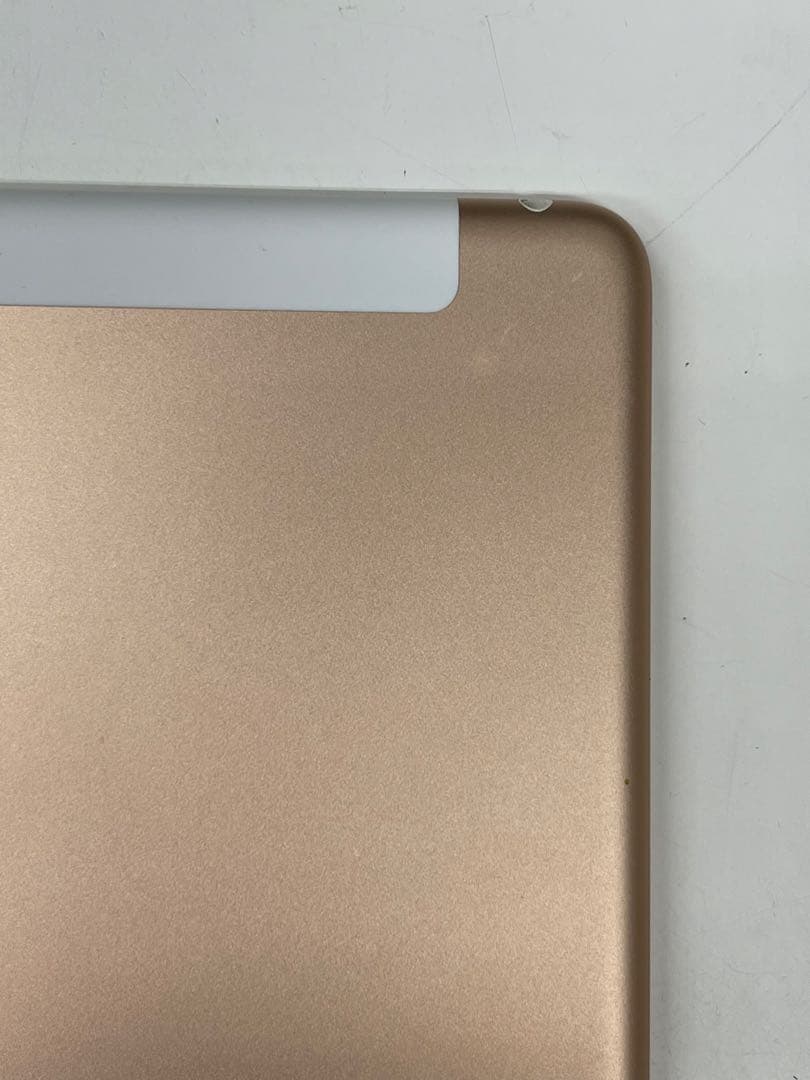 iPad 第6世代 32GB MRM02J SoftBank